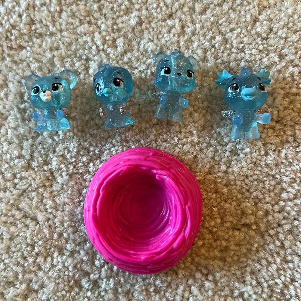 Hatchimals Colleggtibles Exclusive Holiday - Lot of 4